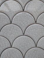 mozaika obklady rybie supiny biela praskana glazura craquele