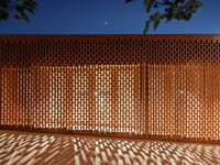 perforovane terakotove tvarovky dekorativne tehly prevetravane murovane steny