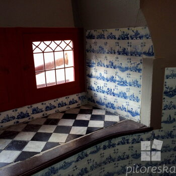 hand painted tiles azulejos